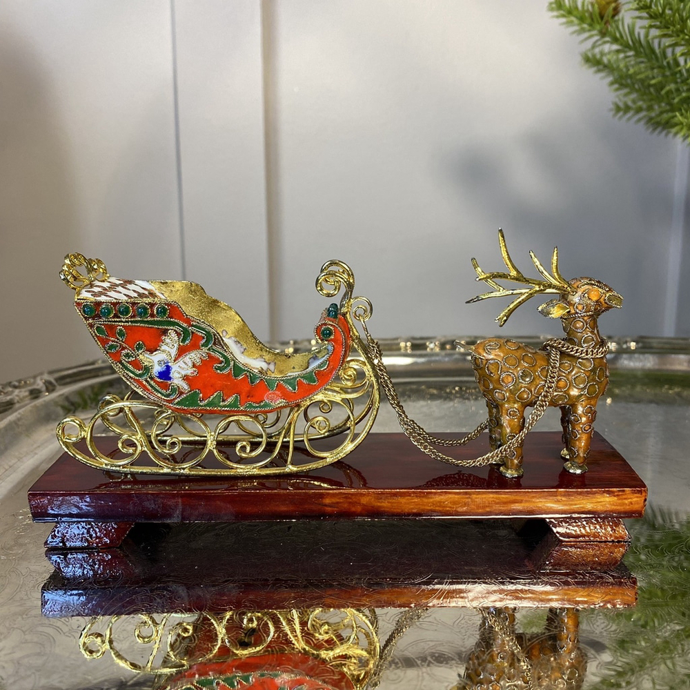 NYCO MAROON ENAMELED REINDEER W/ WREATH & SLEIGH SET NICKI YASSAMAN CHRISTMAS